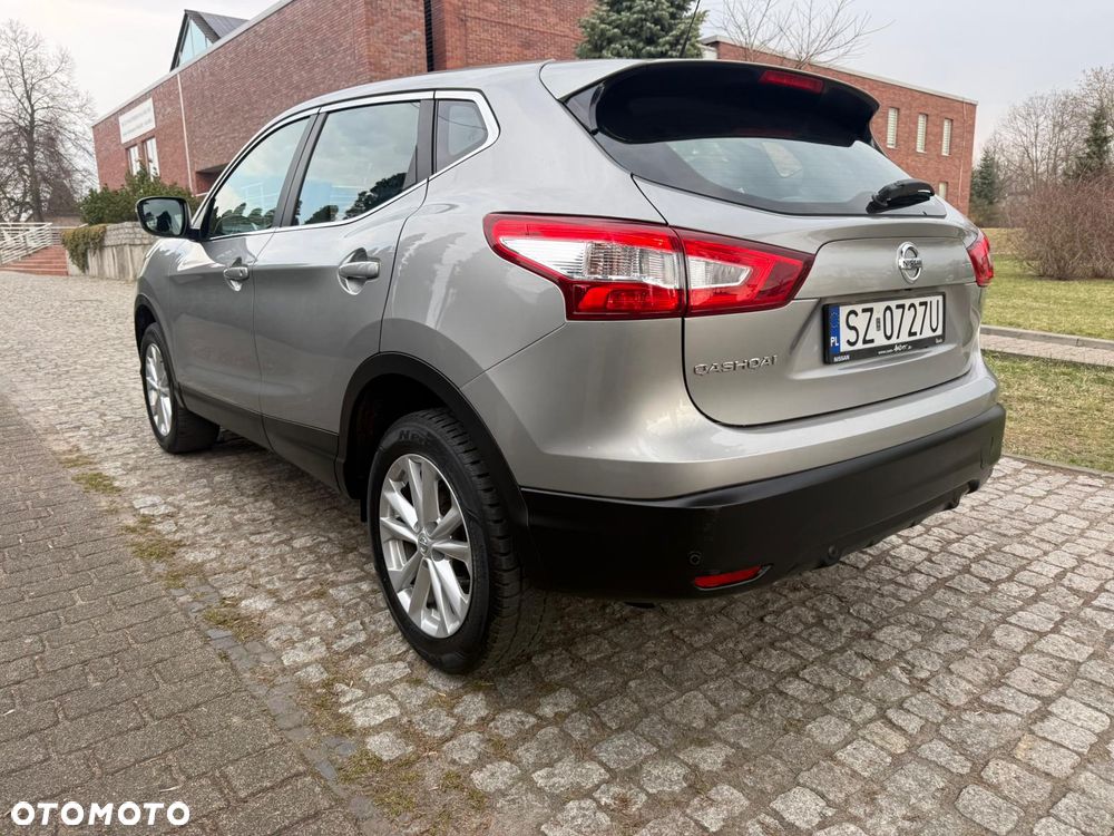 Nissan Qashqai 1.2 DIG-T N-Connecta EU6 - 16