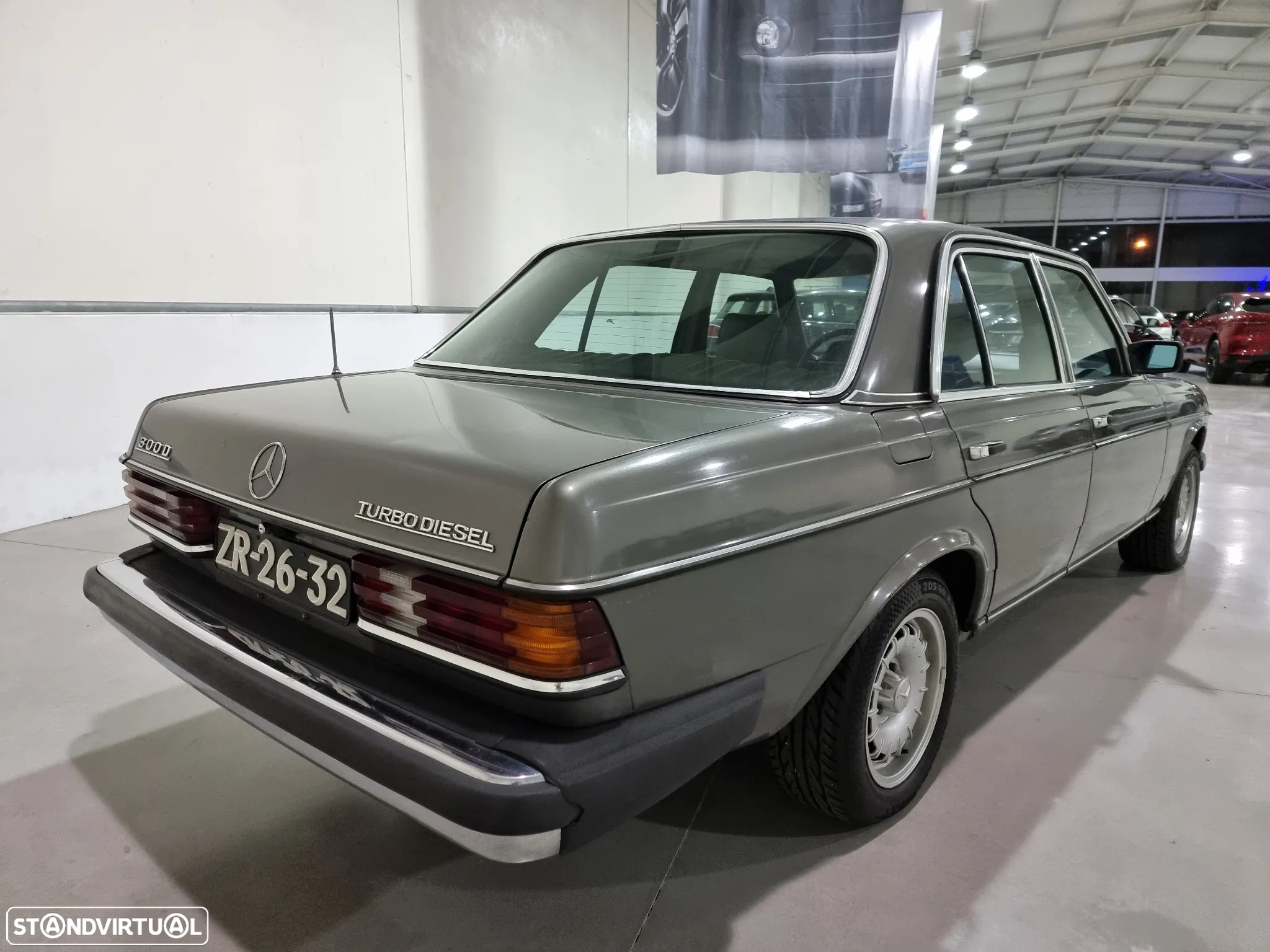 Mercedes-Benz 300 D Turbo - 4