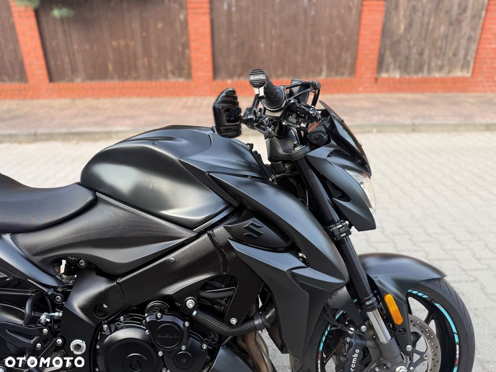 Suzuki GSX - 7
