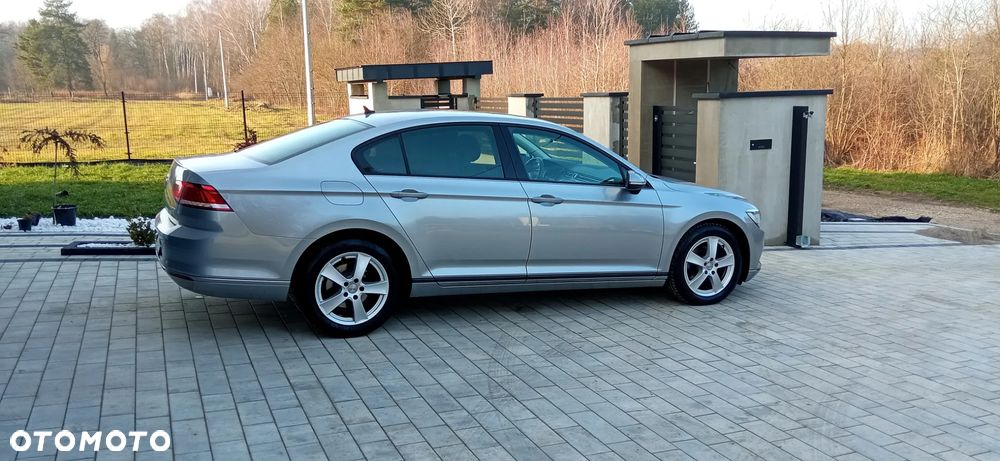 Volkswagen Passat - 12