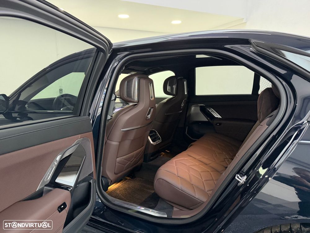 BMW 760 M760e xDrive - 37