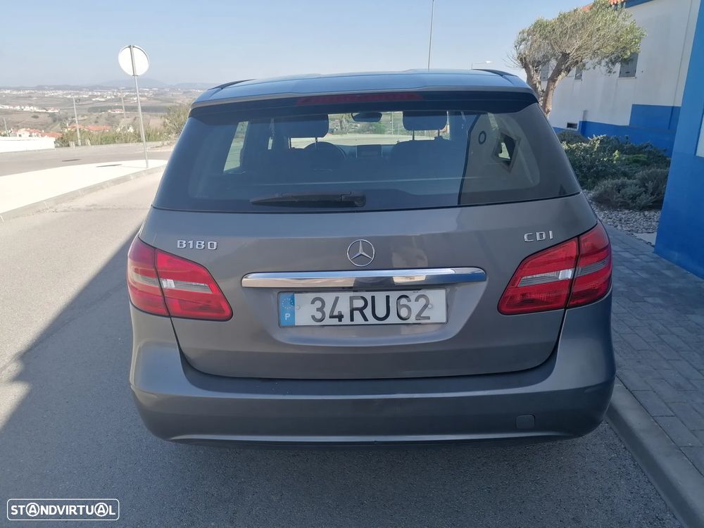 Mercedes-Benz B 180 CDI (BlueEFFICIENCY) - 15