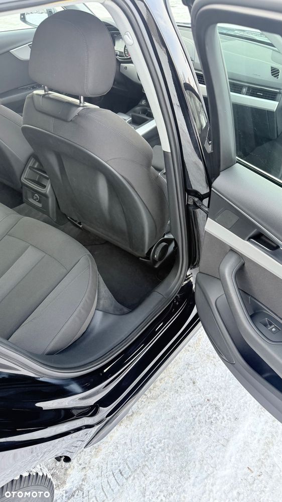 Audi A4 Avant 40 TFSI S tronic - 23