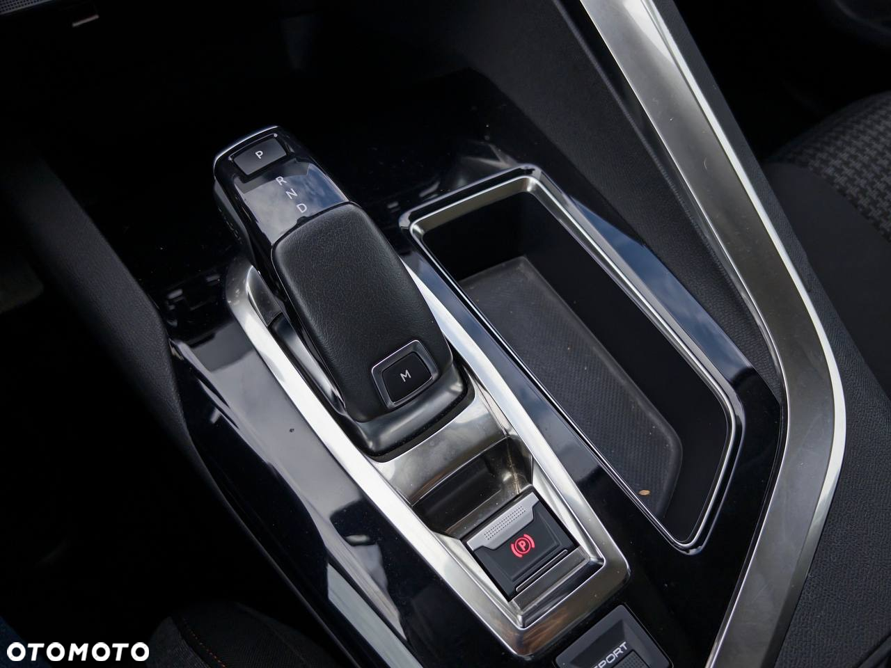 Peugeot 3008 1.5 BlueHDi Active S&S EAT8 - 11