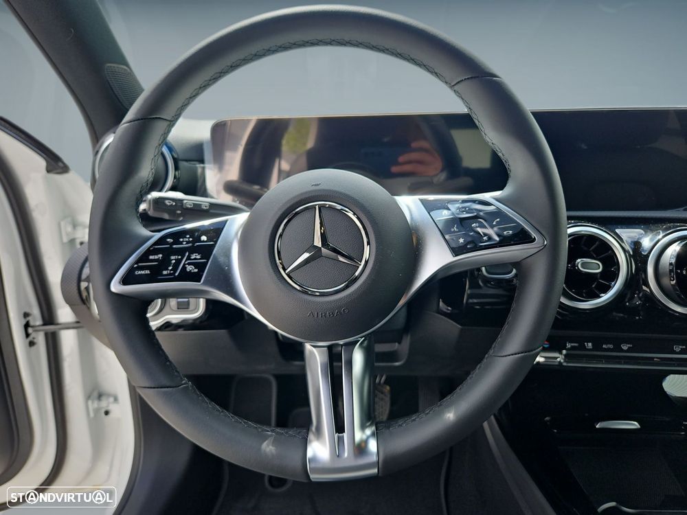 Mercedes-Benz A 250 e - 13