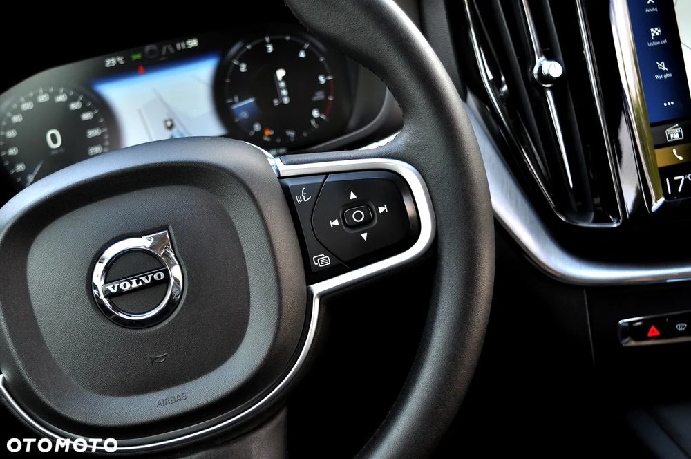 Volvo XC 60 D4 AWD Momentum - 34