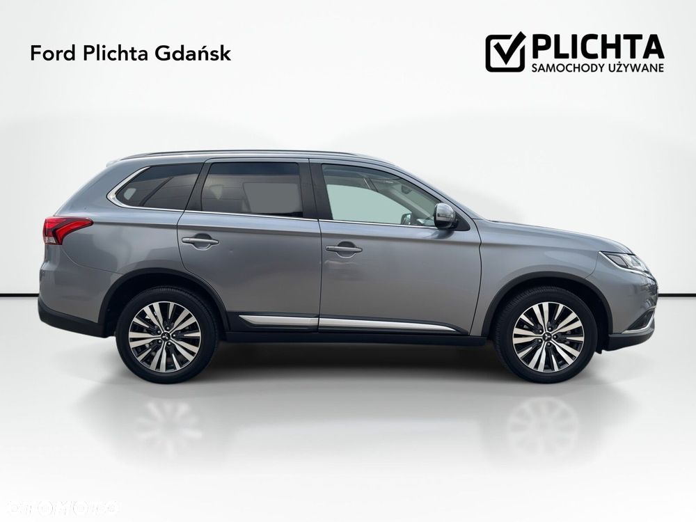 Mitsubishi Outlander - 32