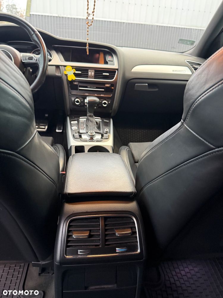 Audi A4 Avant 3.0 TDI DPF clean diesel quattro S tronic S line Sportpaket - 22