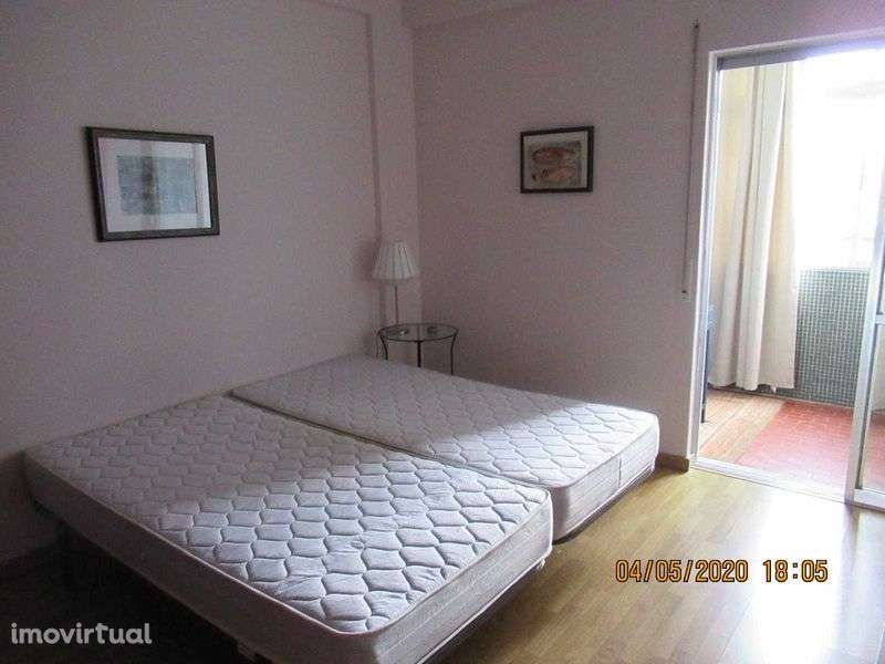 Apartamento T1 perto Alameda - Grande imagem: 3/9