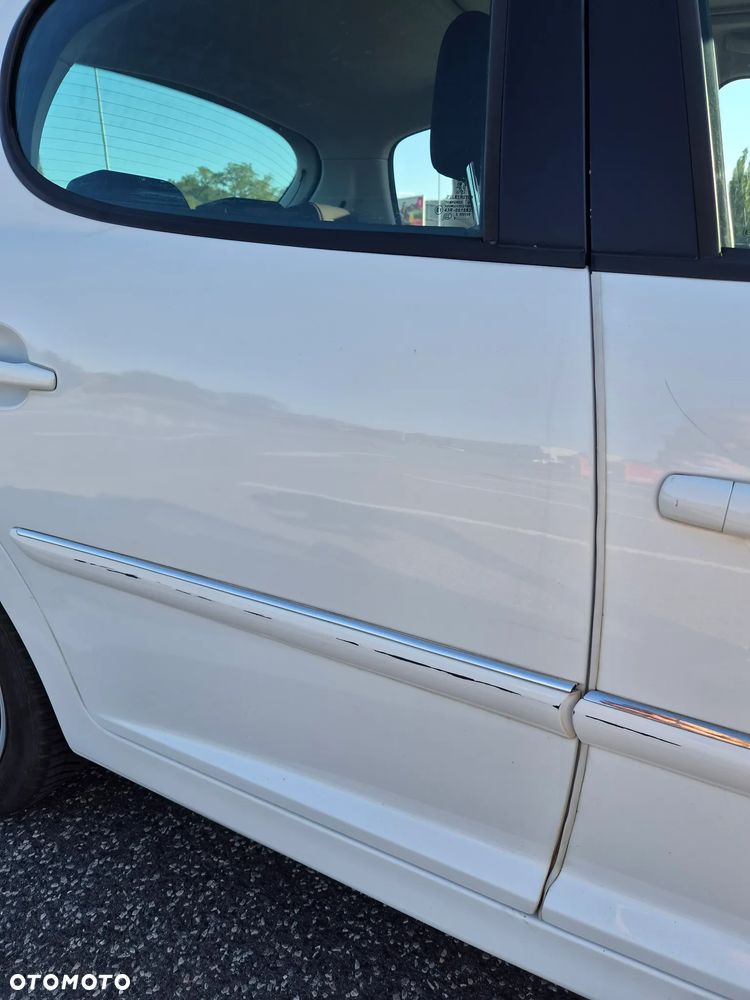 Peugeot 207 1.6 VTi Premium - 15