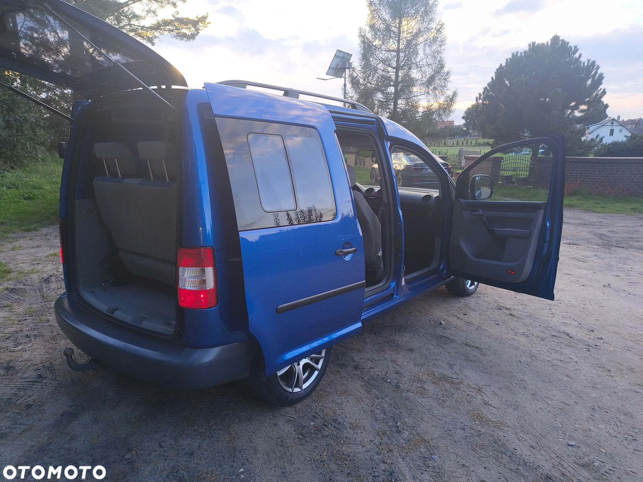 Volkswagen Caddy 1.6 Familie (7-Si.) - 23