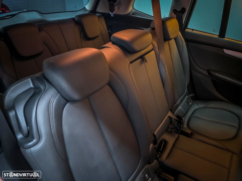 BMW 216 Gran Tourer d Aut. - 36