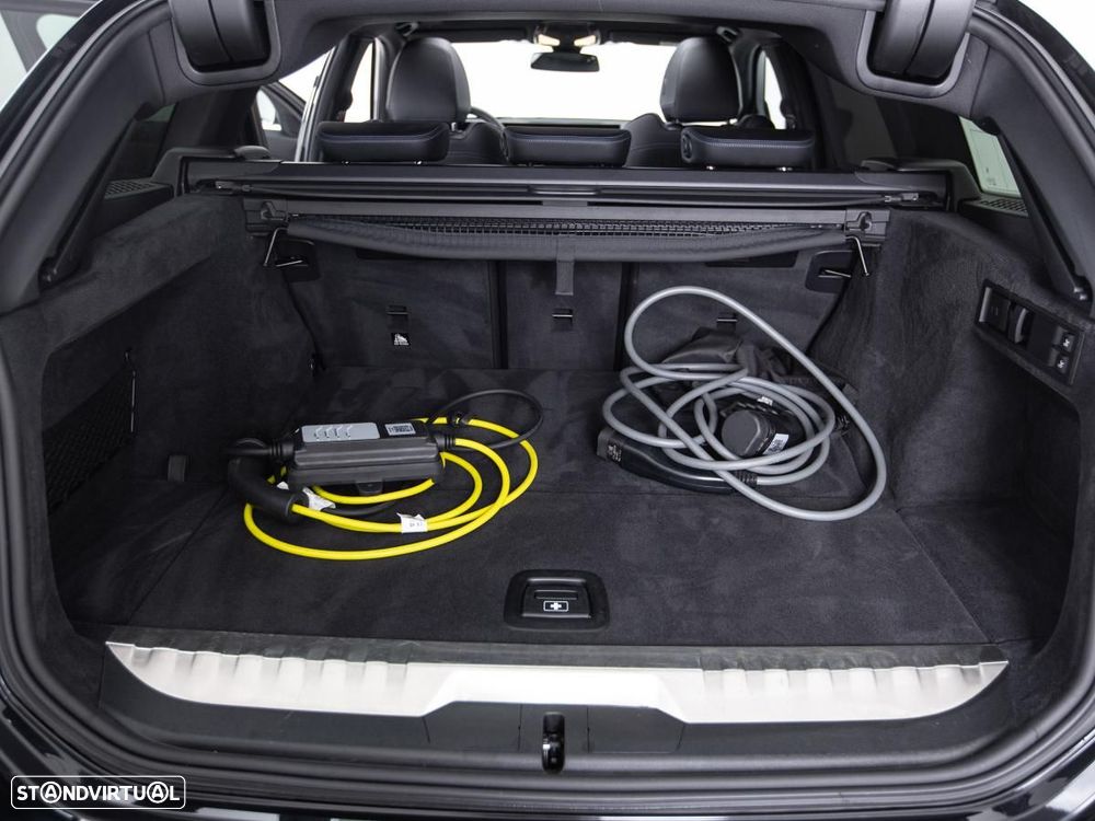 BMW 320 e Pack Desportivo M Auto - 16