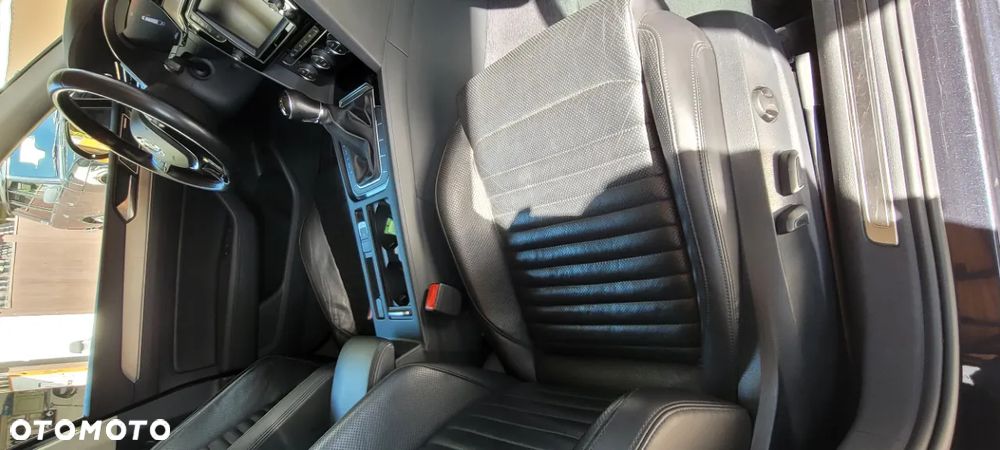 Volkswagen Passat - 19
