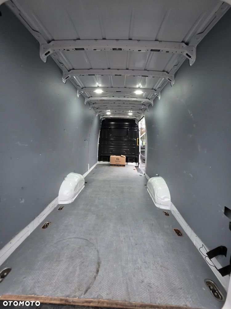 Volkswagen Crafter - 34