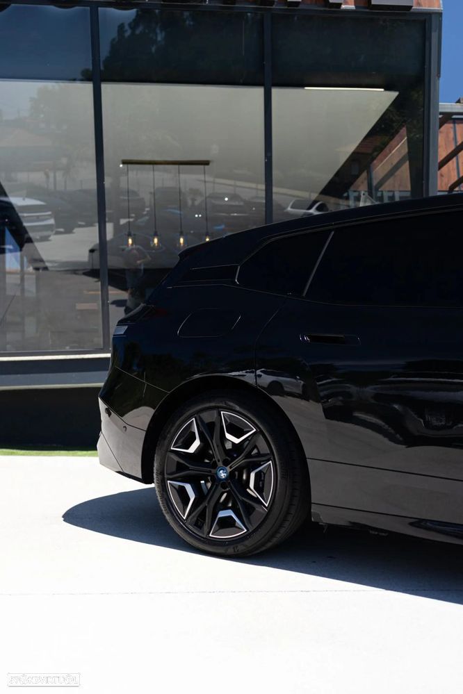 BMW iX xDrive 40 Pack Desportivo - 46
