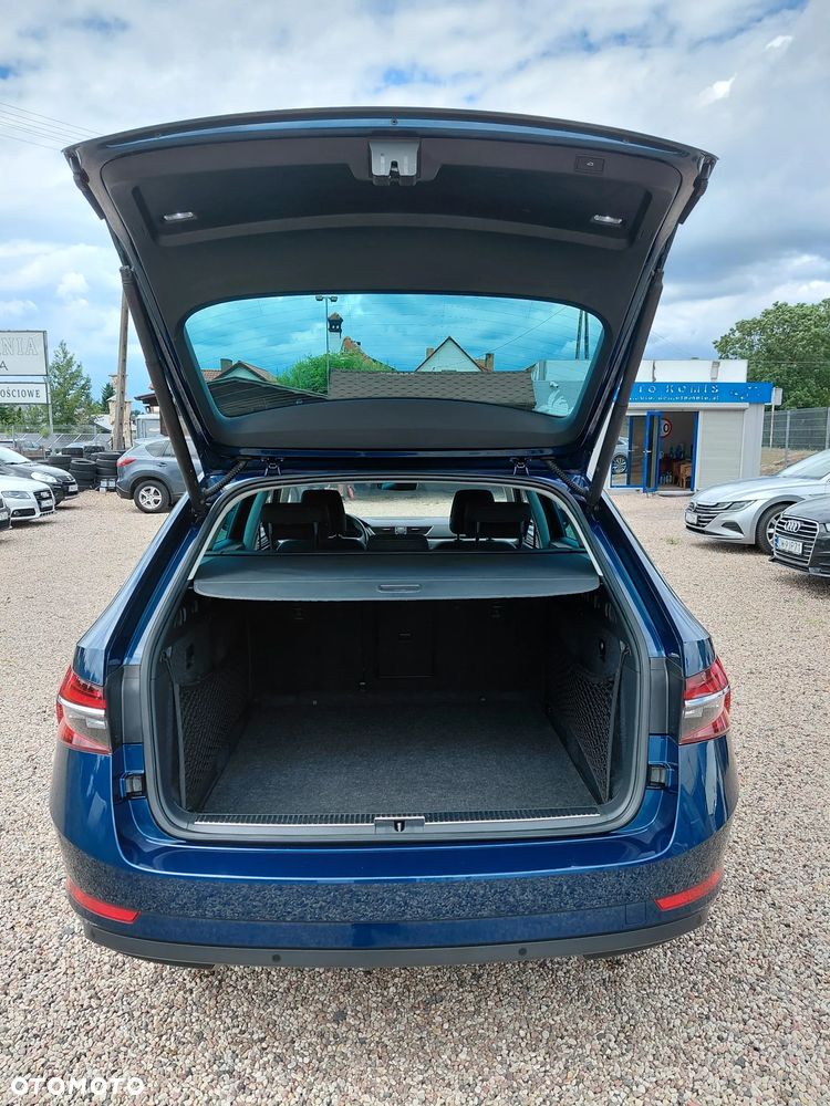 Skoda Superb 2.0 TSI Style DSG - 32