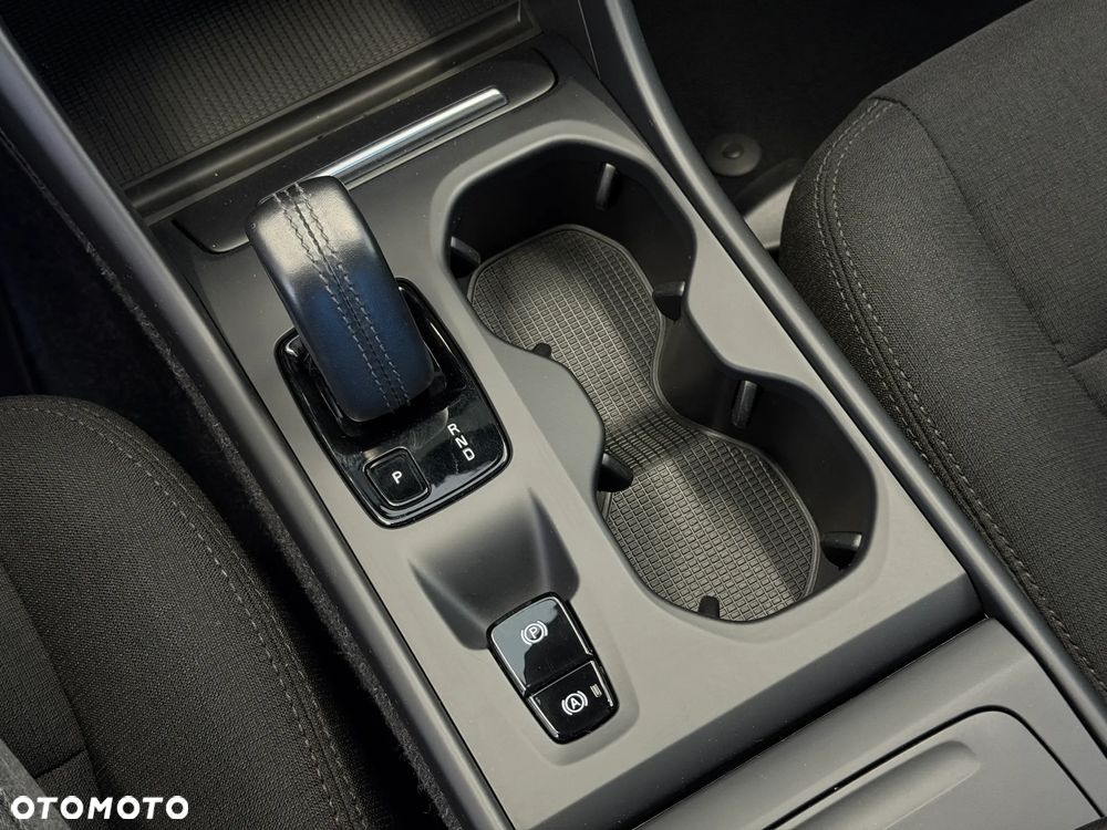 Volvo XC 40 T3 Momentum Pro - 21