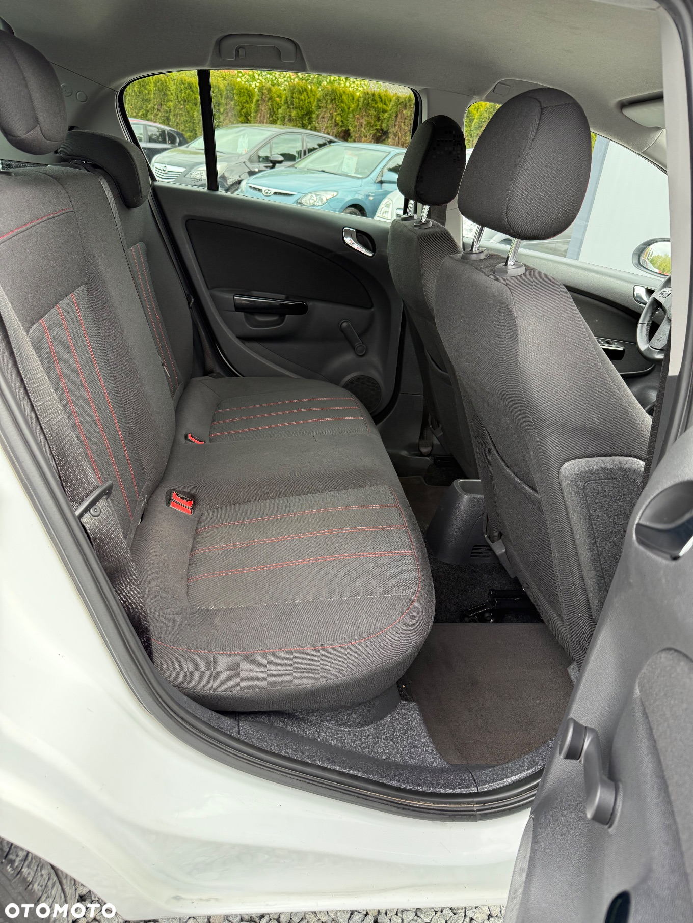 Opel Corsa 1.4 16V Color Edition - 6