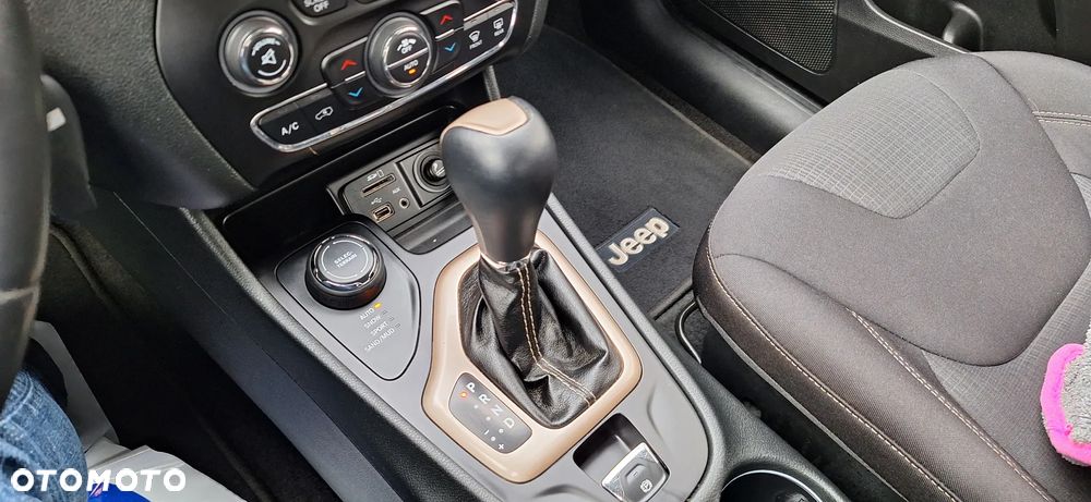 Jeep Cherokee 2.0 MJD Active Drive I Longitude - 12