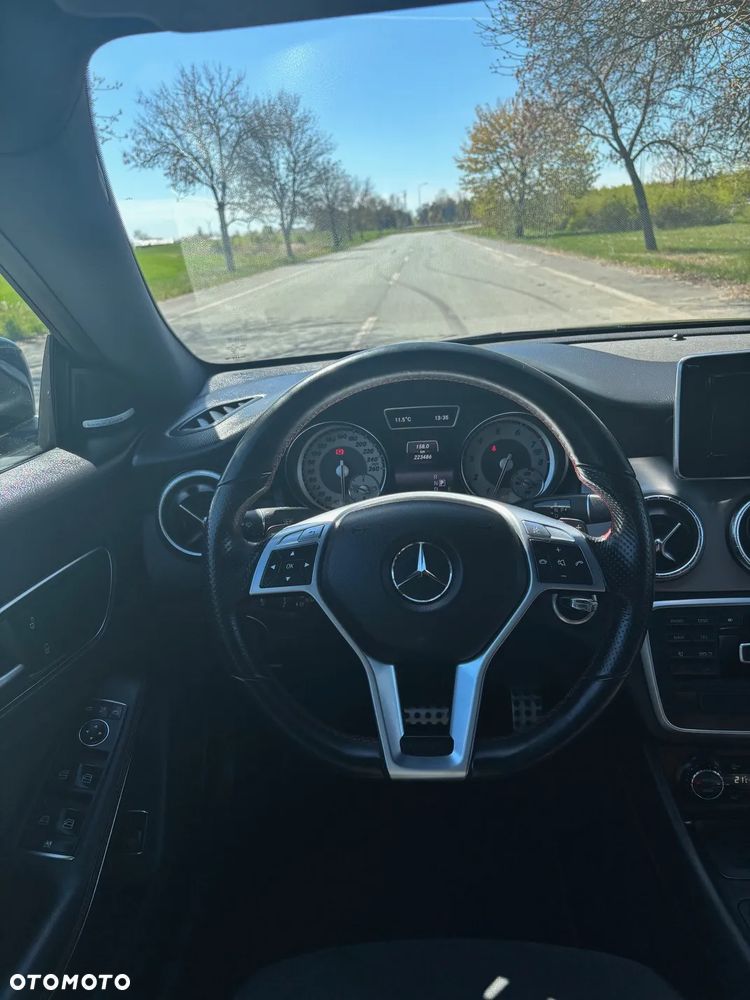 Mercedes-Benz CLA 250 7G-DCT - 11