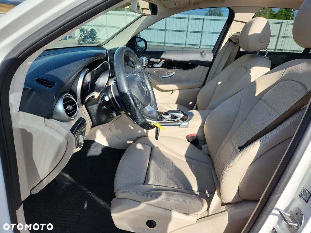 Mercedes-Benz GLC 300 4Matic 9G-TRONIC - 8