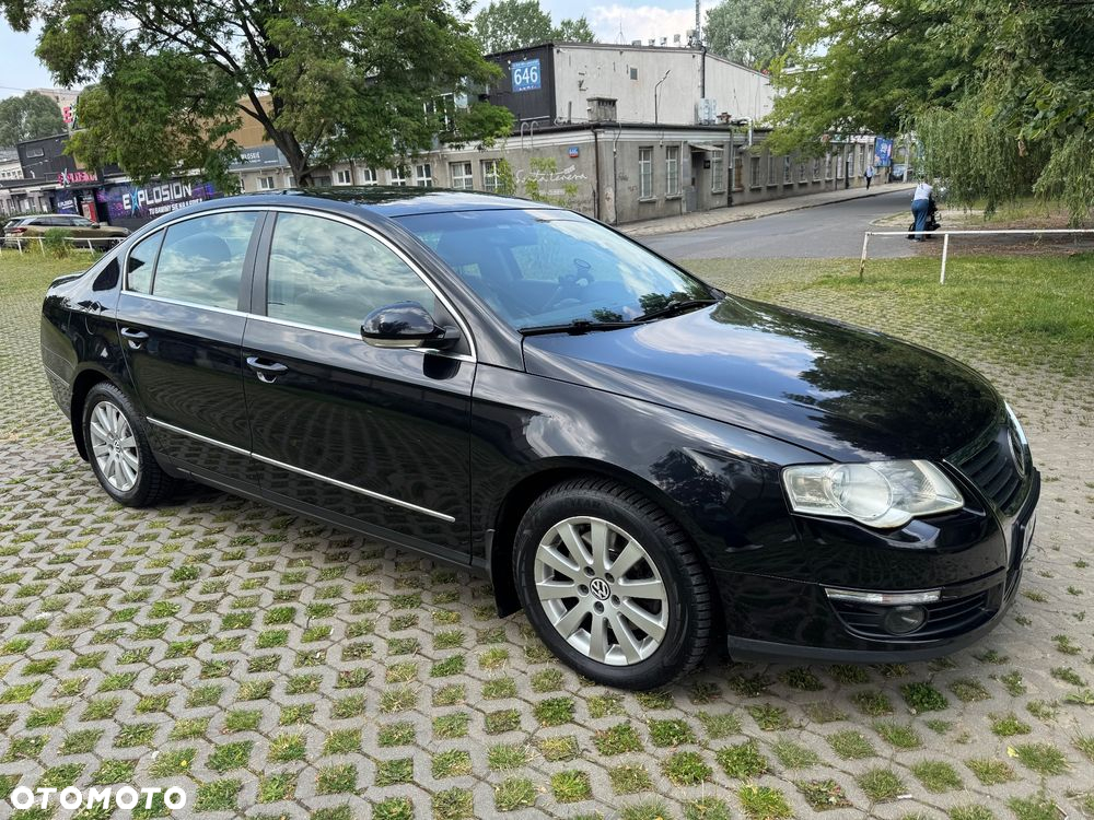 Volkswagen Passat 2.0 TDI DPF Highline - 14