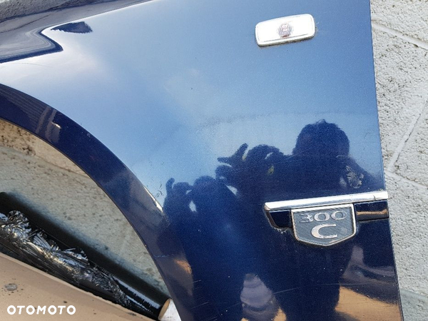 300ZŁ blotnik lewy chrysler 300c kod koloru PB8
