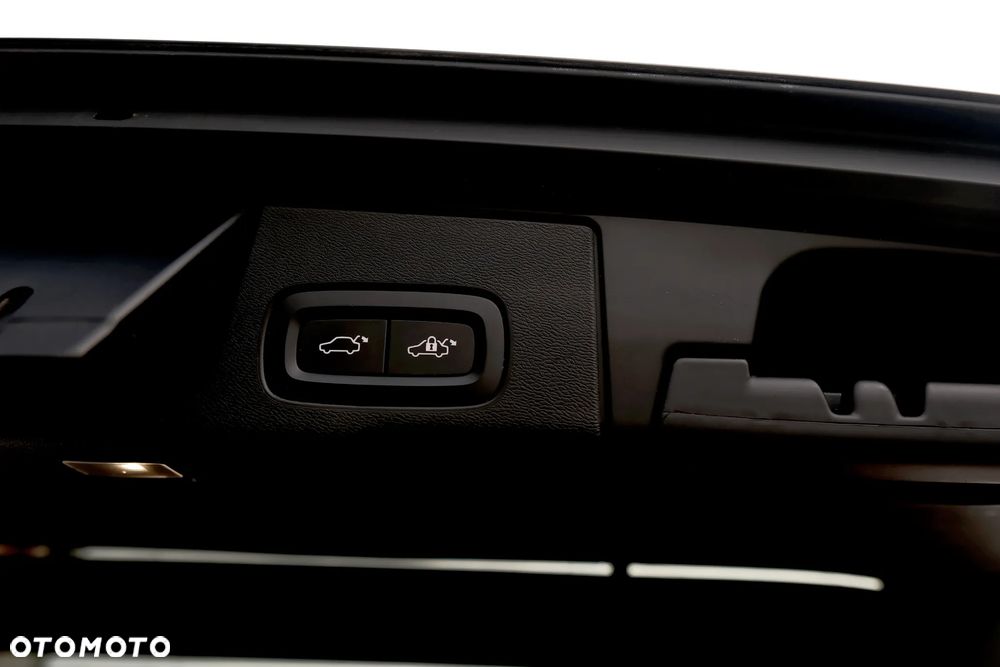 Volvo XC 60 T6 AWD Geartronic RDesign - 37