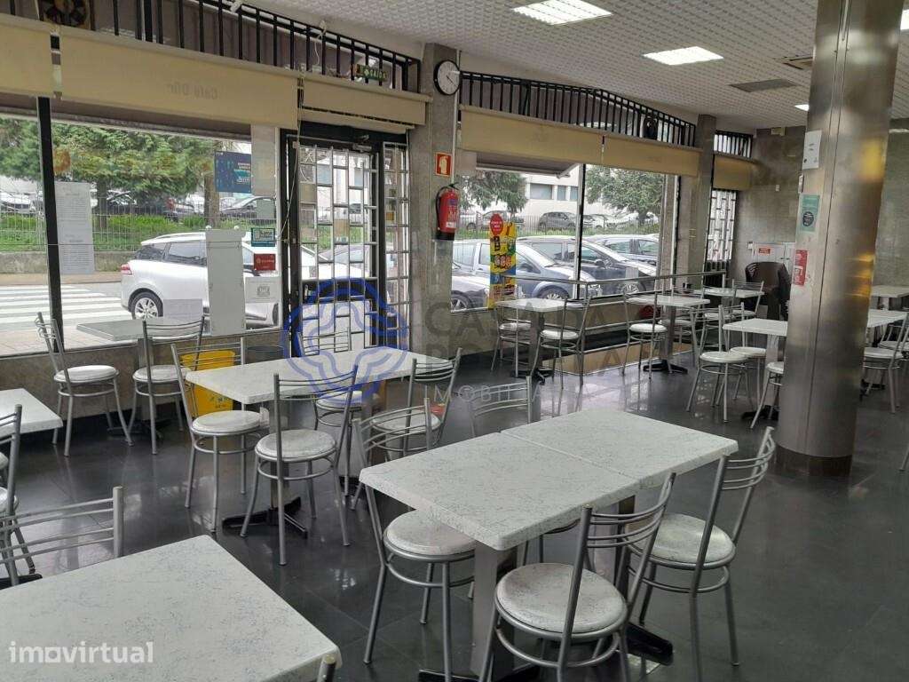 Café Junto à Escola Filipa Vilhena - Grande imagem: 3/27