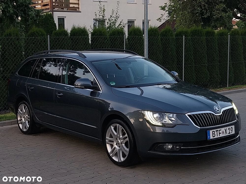 Skoda Superb 2.0 TDI DSG Exclusive - 2