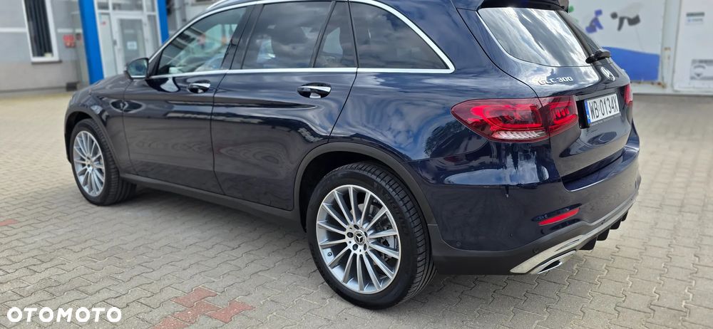 Mercedes-Benz GLC 300 4-Matic - 4