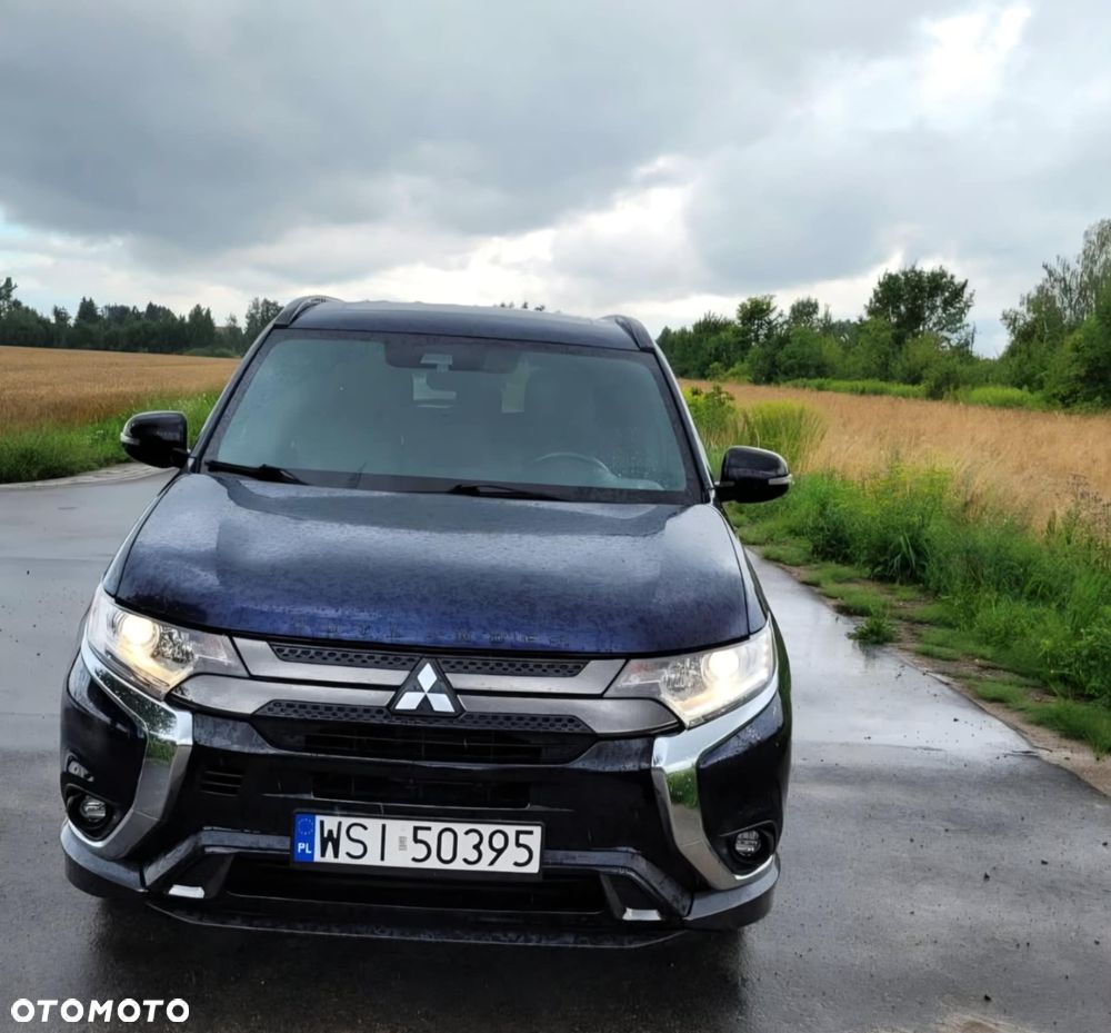 Mitsubishi Outlander - 1