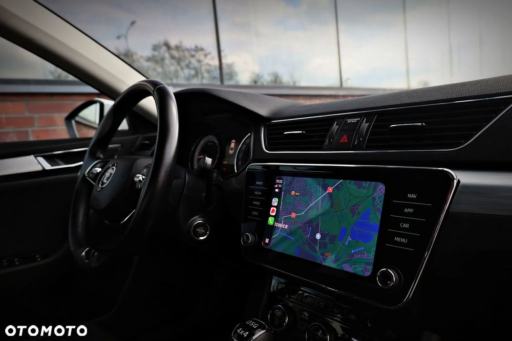 Skoda Superb 2.0 TDI SCR 4x4 Ambition DSG - 21