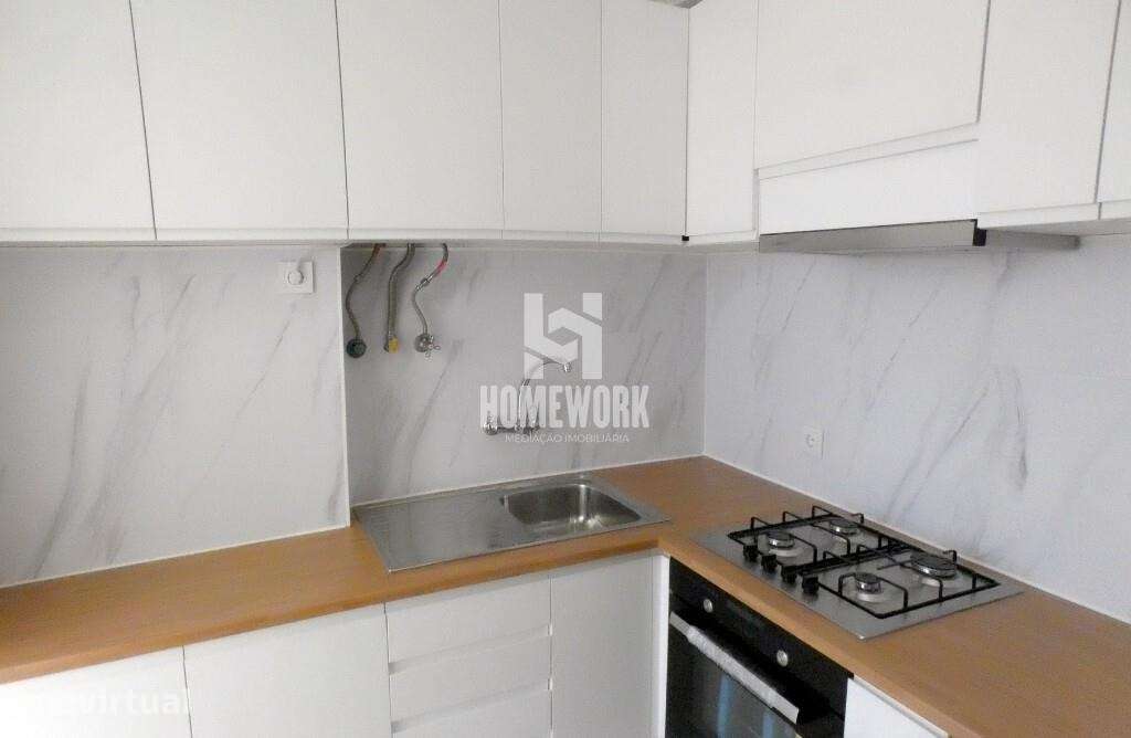 Apartamento totalmente remodelado com vista direta para o rio | Último - Grande imagem: 3/23