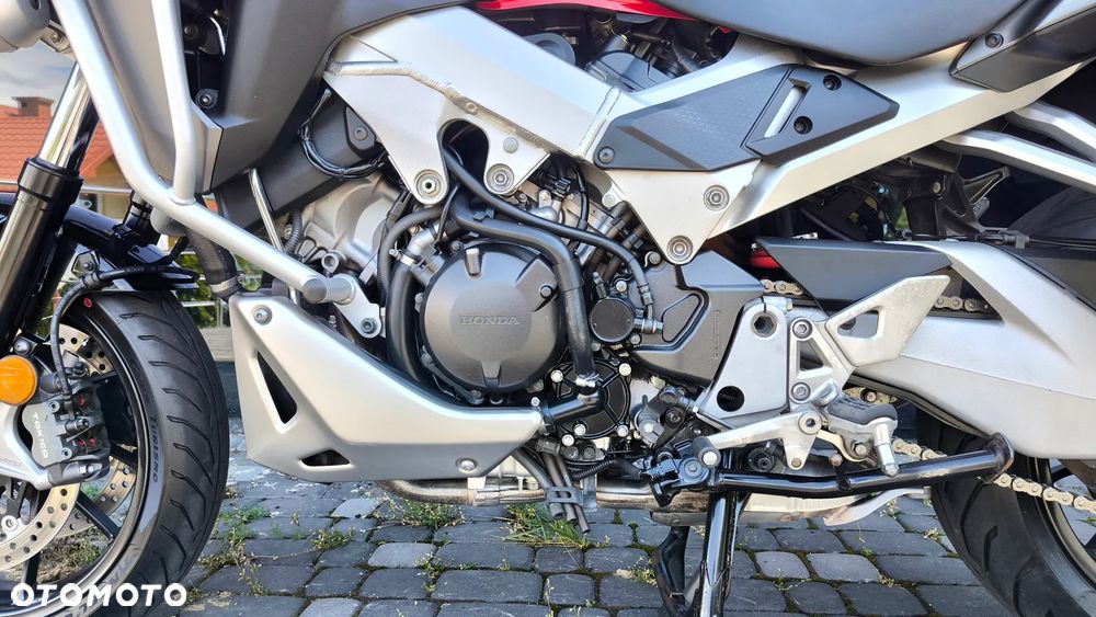 Honda VFR - 29