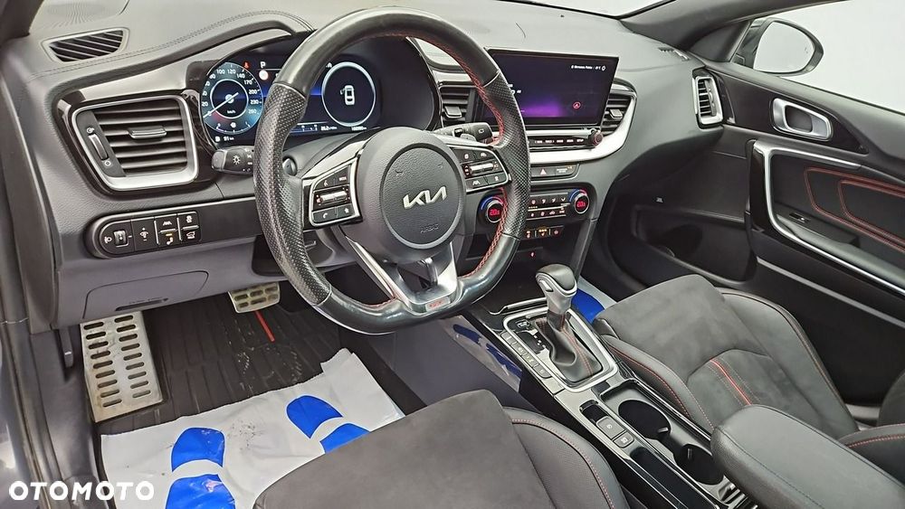 Kia ProCeed 1.6 T-GDI GT DCT - 9