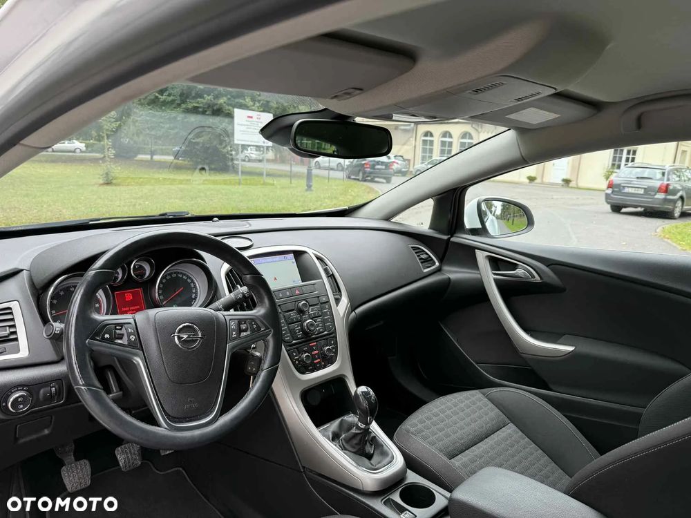 Opel Astra IV GTC 1.4 T Sport - 16
