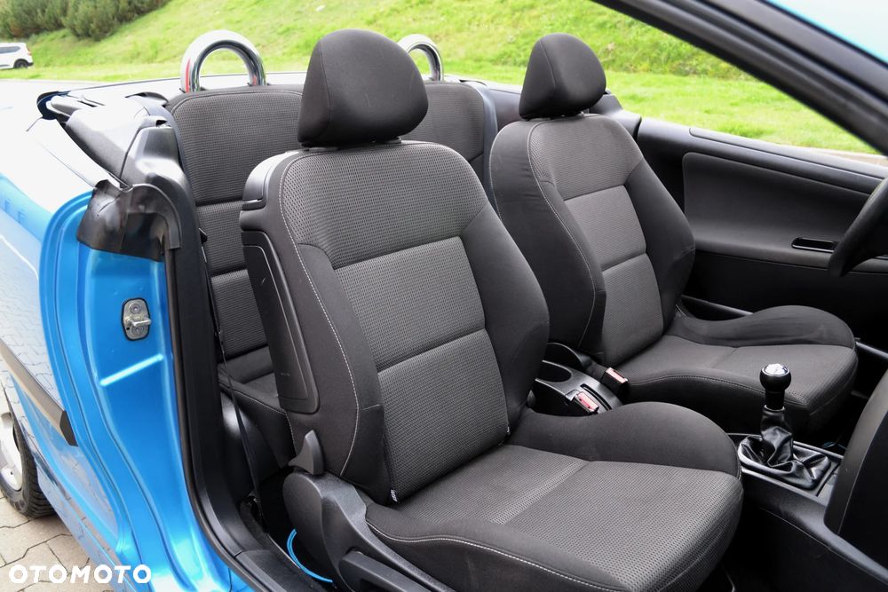Peugeot 207 CC 1.6 Intense - 17
