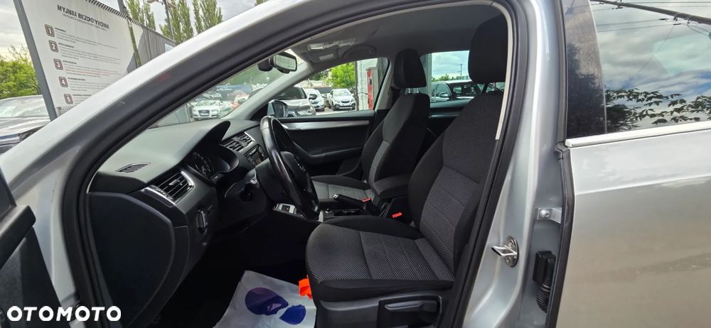 Skoda Octavia 1.6 TDI DPF Ambiente - 27