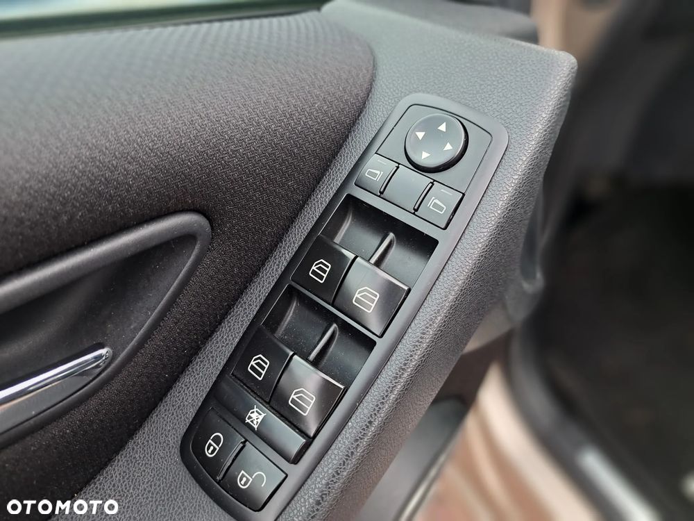 Mercedes-Benz Klasa A 150 Elegance Polar Star - 16