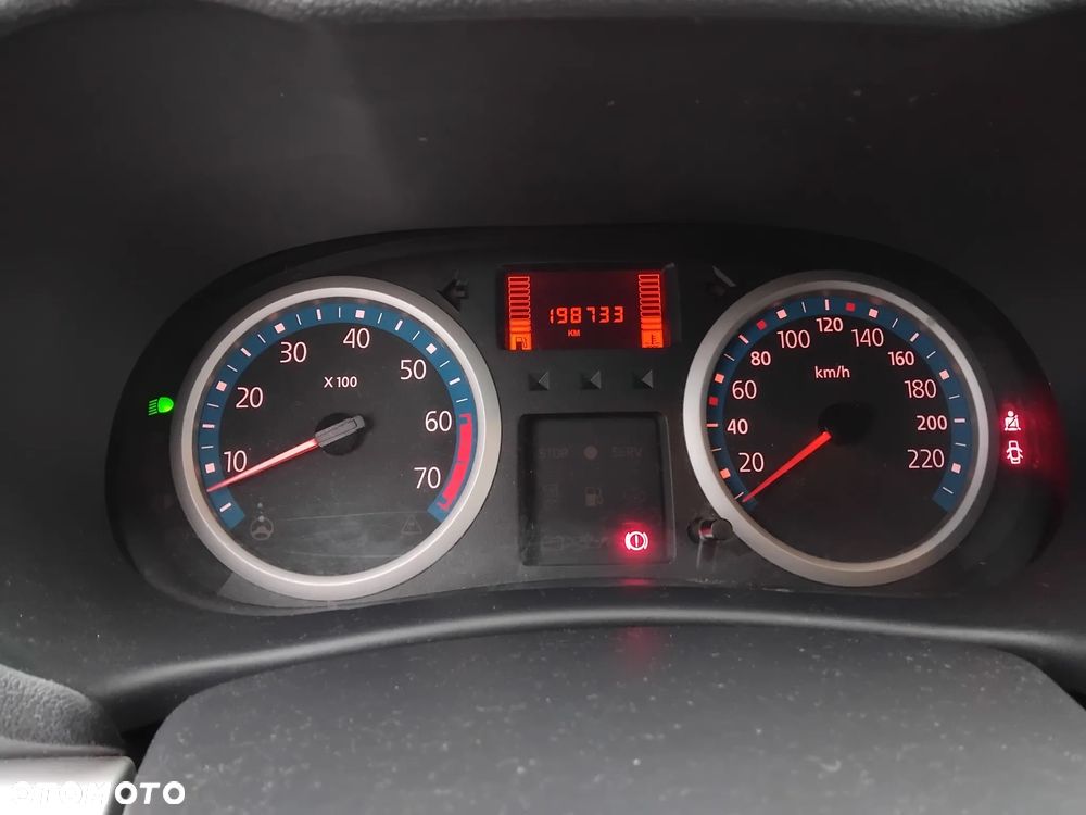 Renault Clio 1.2 16V Expression - 9