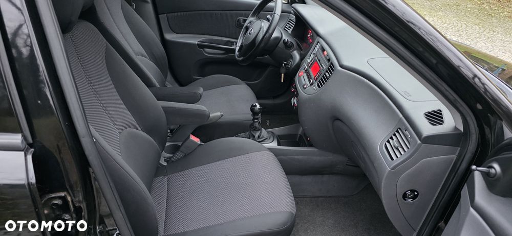 Kia Rio 1.4 Family + - 18