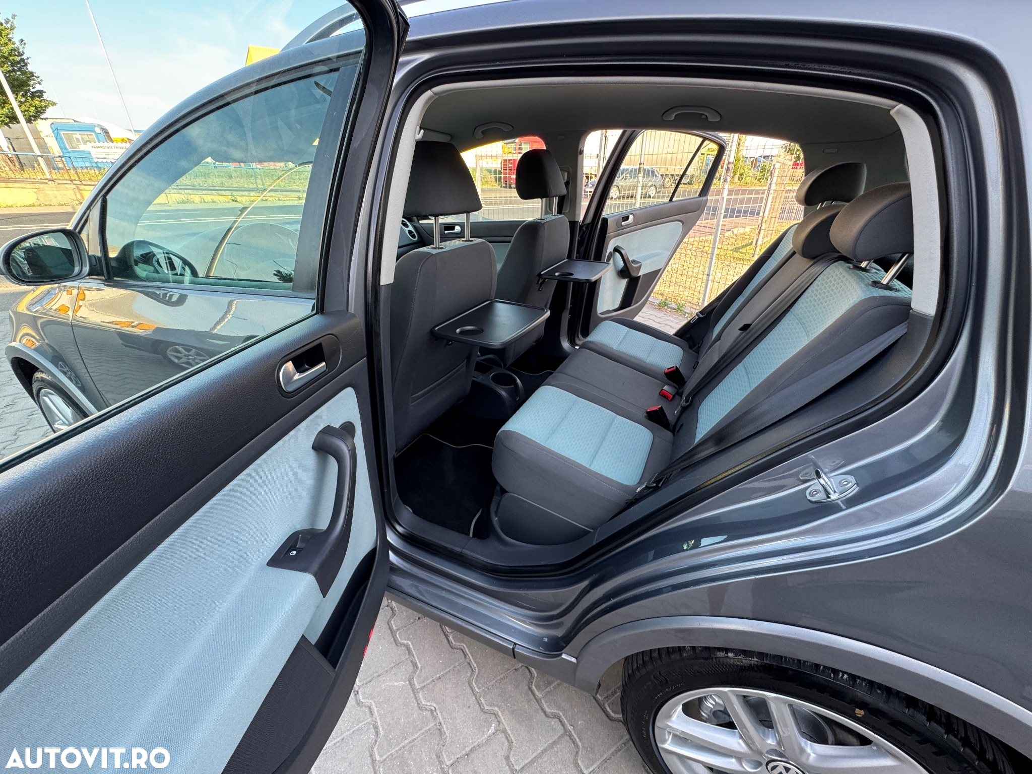 Volkswagen Golf Plus 1.9 TDI DPF DSG CrossGolf - 26
