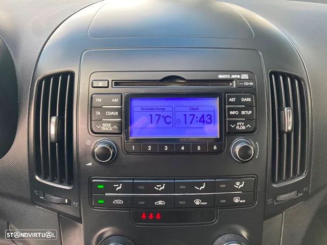 Hyundai i30 1.4 FIFA WM Edition - 17