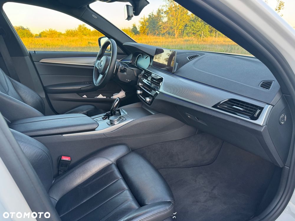 BMW Seria 5 520d M Sport - 16