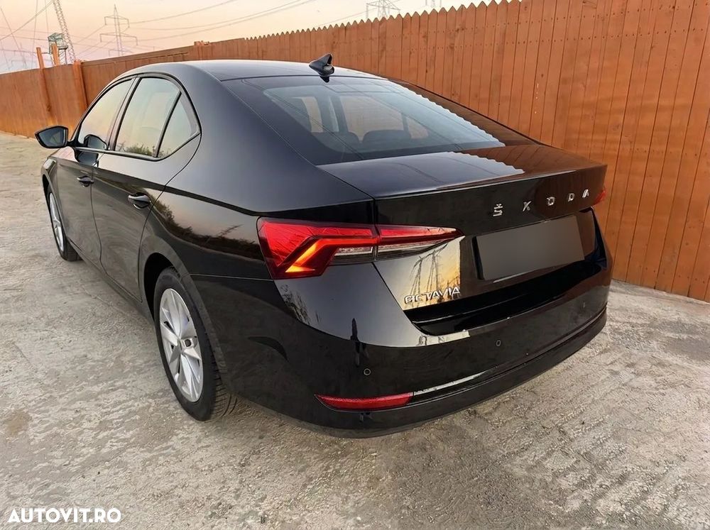 Skoda Octavia 2.0 TDI DSG Ambition - 5