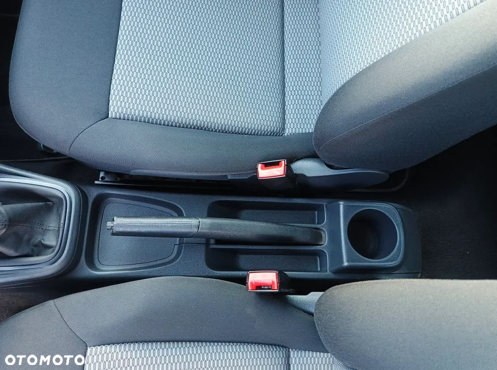 Volkswagen Polo 1.4 16V Comfortline - 24