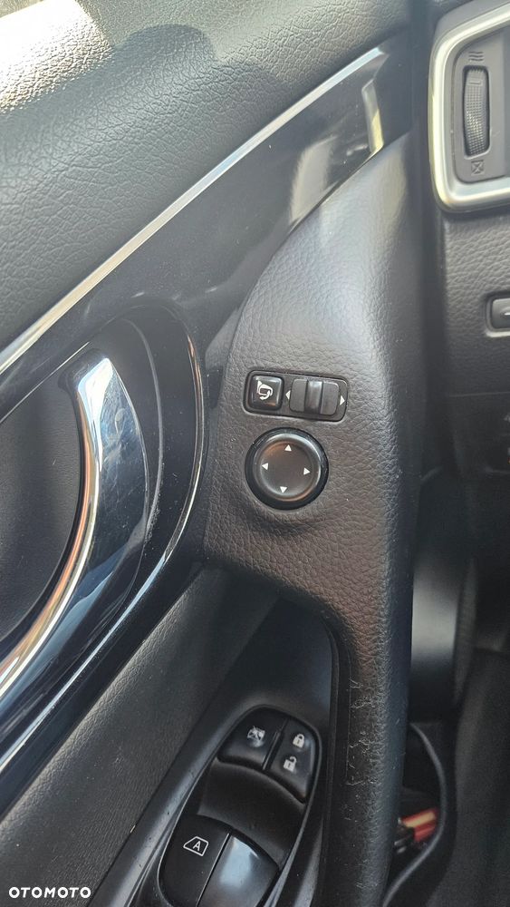 Nissan Qashqai 1.2 DIG-T N-Connecta EU6 - 12