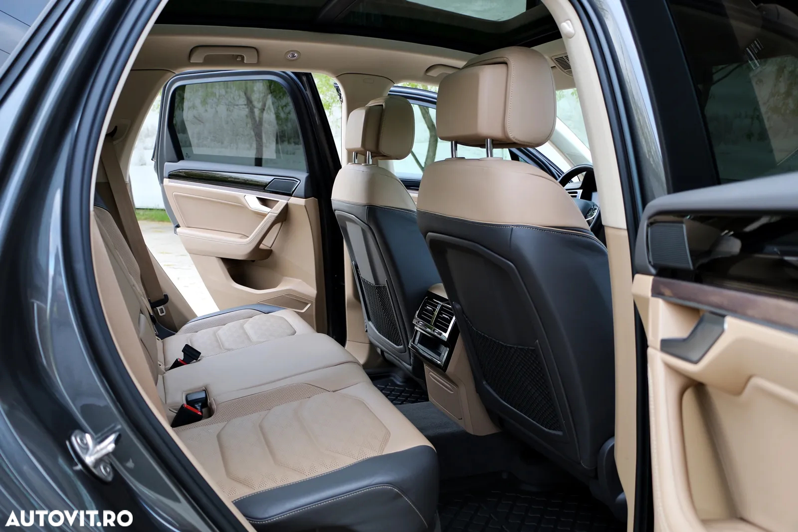 Volkswagen Touareg - 17